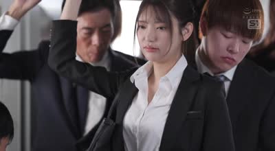 SONE-771我无法忍住对像女主播的女大生进行淫荡的性爱-仓木华