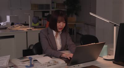 DLDSS-420工作中被老板塞入跳蛋远程自慰高潮边缘控制-入田真绫