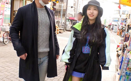 200gana-2244在商业街搭讪喜欢肌肉男的美女大学生正好派一个勐男把她干上天