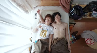 START-396温馨的小情侣之间最惬意的周末一边看着电影一边吃着鸡巴-纱仓まな