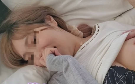 FC2PPV-4647280 她瞒着丈夫借钱却无力偿还