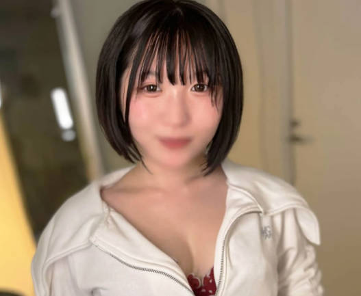 FC2PPV-4669608 21岁白皙肌肤F杯JD