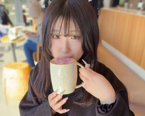 FC2PPV-4607553 笑容自然的19岁幼儿园老师