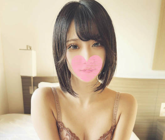 FC2PPV-4030206苗条酒保女孩