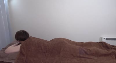 FC2PPV-4758255皮肤白皙身材丰满的30多岁女性