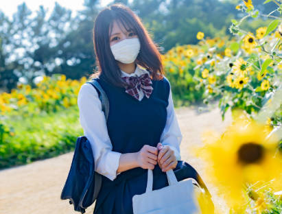 FC2PPV-3129196白皙清纯的青春靓丽F罩杯女高中生