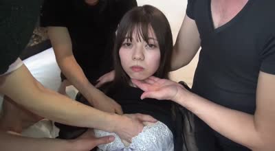 FC2PPV-2933435拥有四份一日本血统的纤细黑发美少女