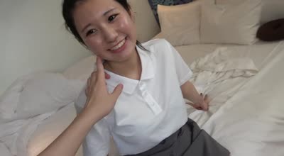 FC2PPV-2468011笑容灿烂的美女