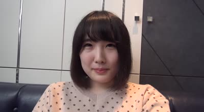 FC2PPV-1909531拥有白皙柔嫩肌肤和顺从性格的美丽女孩