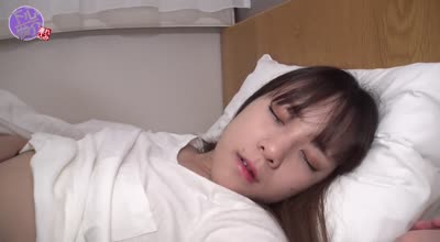 FC2PPV-1702418第一次穿着校服角色扮演性爱