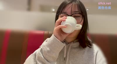 FC2PPV-4846759文学系书呆子女生