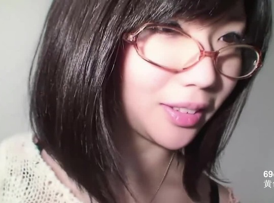 FC2PPV-1101931无剪辑限时特惠瘦长巨乳少女清纯系的肤色白皙大<span style="color: #ff5b82">学</span><span style="color: #ff5b82">生</span>面部喷射大量