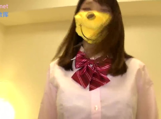 FC2PPV-1021786年初21岁美女大学生<span style="color: #ff5b82">独</span><span style="color: #ff5b82">家</span>直播穿越至J系时代性爱个人拍摄