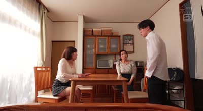 SONE-795 ママ友にオナ猿息子の性処理サポート頼まれたご无沙汰お母さん、若き絶伦チ●ポに完全败北。 奥田咲