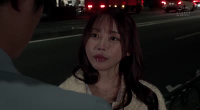 EBWH-242 繁华街で働く平凡なコンビニ店员の僕がスタイル抜群な大人気キャバ嬢と梦みたいな恋爱をした 七瀬アリス