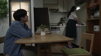 NGOD-276 ひきこもり家族会议 実家で引きこもる长男の臭くて不洁な巨根でイカされた次男の嫁 武田怜香