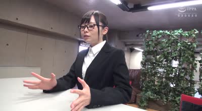 C-2918 The history of 女性社员工 藤理香子［前编］