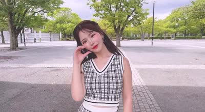 EBWH-198 美容系のPR案件も来る细身巨乳キラキライ●スタグラマーお嬢様の全く映えない本気イキ连発 AVデビュー 凉风うい