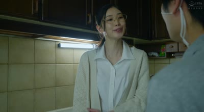 HUBLK-055 绝望的家庭：再婚的丈夫失业了，继子是个不合群的宅男，女儿们也为所欲为…这是<span style="color: #ff5b82">父</span><span style="color: #ff5b82">亲</span>和继子之间疯狂行为的全过程，最终导致家庭破裂。