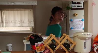 HEZ-812 闭経寸前の子宫にドバドバ中出し。本気恋爱している人妻と大学生の5ヶ月间ラブラブ子作り不伦记録