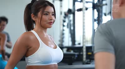 FPRE-127 性欲だだ漏れパーソナルトレーナーが锻え抜かれたデカ尻で 男の下半身を刺激しまくる体液まみれのワークアウト骑乗位！ 黒咲华