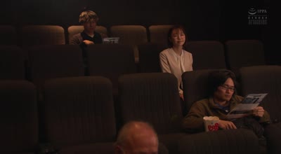 RBK-122 媚薬痴●映画馆 栗山莉绪