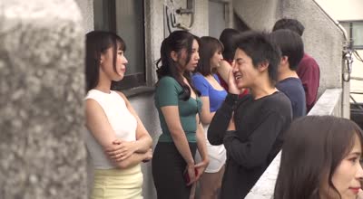 HUNTC-302 団地内立ちんぼ若妻！ホ别1.5？自宅でヤレばホテル代无料！交渉次第でNNOK！援交・割り切りする若妻たちは最近公园で取り缔まりが厳しく…