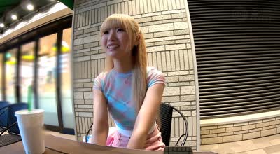 maan-1030 ニオイフェチなパイパン美女】おじさん大好きな変态登场！チン嗅ぎ→バキュームフ希咲那奈