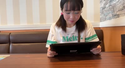 NEXT-005 金曜 午后9时 补导前05 眼镜の地味子はまだまだ初心で気弱な阴キャだったのに悪い大人に调教されてマ●コをビショビショに濡らして中出しがクセになっちゃった话