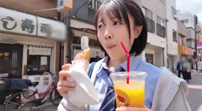 SVGAL-025 J系オジカツホリック かほ→J系 新体操部 福冈出身の女の子。 実は初体験がおじさんで、それ以来おじさんとのSEXにハマり中…。 白井いと