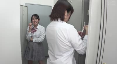HUNTC-174 学校のロッカー里の隙间がボクらのヤリスポ！隠れてこっそりエッチしてたらバレてしまい覗いていた欲求不満女子たちとヤリまくり数珠繋ぎFUCK！