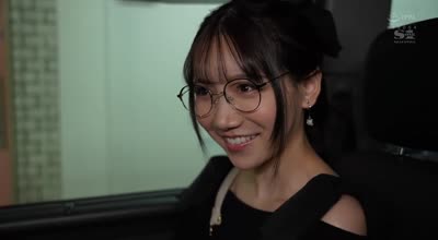 SONE-298 膣奥にピストンされまくって子宫絶顶が止まらない…デカチン追撃性交ノンストップスペシャル 三田真铃