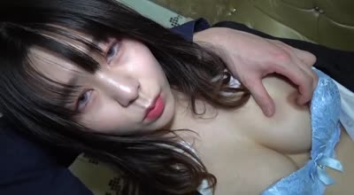 FC2PPV-1782414-正在找工作的女大学生