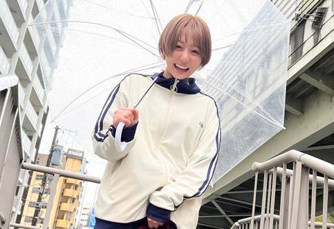 SDAM-120 2段阶NTR 1，弱みを握った男に彼女とのハメ撮り映像を献上させる。 2，その后、断れない彼女を无茶苦茶ハメる。 新宿区で同栖4年、アパレルDJ あかねさん（30）