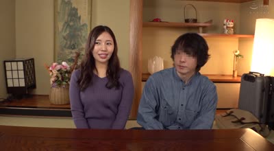 DVMM-102 一般男女モニタリングAV 家族旅行中の即席W不伦企画 巨乳妻が初対面のデカチン男性とタオル一枚で相席混浴！