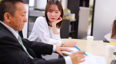 SONE-068 「结婚指轮を见ると濡れちゃうの」既婚者チ●ポほしがる略夺OLが马乗る！腰うねる！寝取る！スーパーチート骑乗位 miru