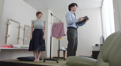 MIDA-472 郁勃起NTR 最胸Jcupグラドル彼女のスマホを覗いただけなのに… セクハラ社长の絶伦ピストンにイキ狂い、マ○コから逆流精子溢れる胸粪ハメ撮り冲撃映像。 五条恋