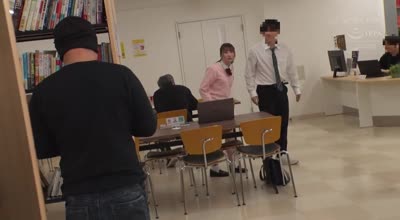 NHDTB-92303 図书馆で声も出せず纟引くほど爱液が溢れ出す敏感娘30 パイパン美尻J〇