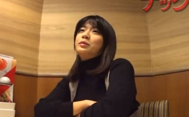 FC2PPV-1267131-我让21岁巨乳女友和我的色狼朋友上床