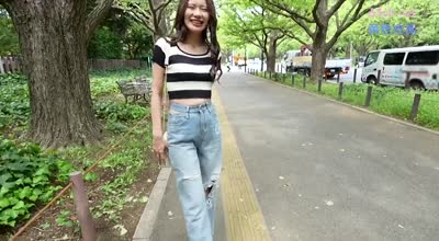 MFC-284 しゃぶり尽くせない无类のタワー美脚×公衆の面前で変态プレイを楽しむ美形女子【しのP(派遣社员)】【中出し】【顔射】【高身长スレンダー美BODY】【5人のパパを持