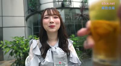 EROFV-241 素人JD【限定】りあちゃん20歳 地下アイドルとして活动していたのにファンと繋がって解雇されたビッチガール！！クビになってすぐ男游びしている反省の色0のノ