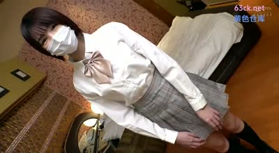 SIMM-845 公园界隈屈指のスレンダーボディを持つ美少女！无垢な顔してエグい声出すイキ狂いマ●コにセーラービキニ着せて生中アリの条例ガン无视SEX2回戦！【ゆい(18)