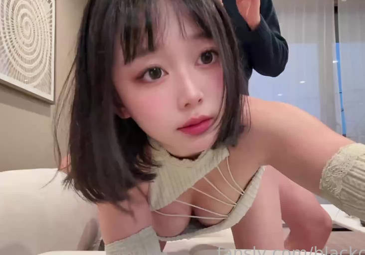 你的VR女友-黑猫月神