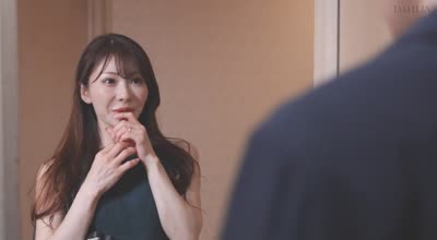 DLDSS-437 妊娠中の妻にこっそり隠れて行った人妻デリヘルで义母と遭遇！ 小沢菜穂