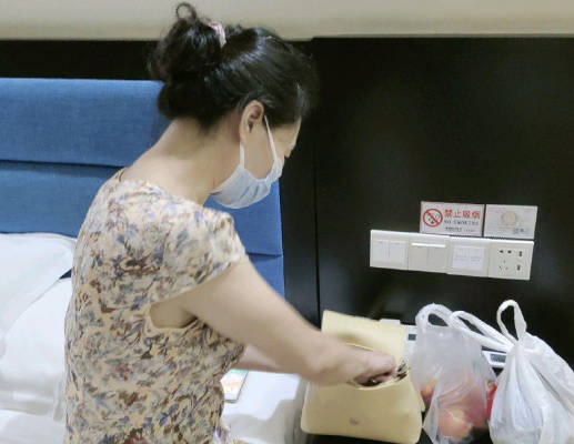 美妇干妈被我操得叫小畜生