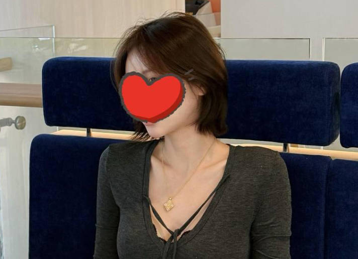 姐姐在洗澡冲进去抱着姐姐就进行<span style="color: #ff5b82">强</span><span style="color: #ff5b82">奸</span>