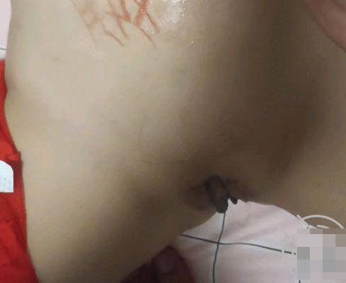 强奸<span style="color: #ff5b82">迷</span><span style="color: #ff5b82">奸</span>妈妈造化弄人昨晚的事真的让我失去理解了