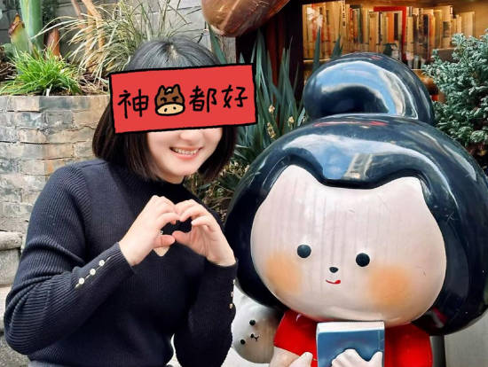 43岁<span style="color: #ff5b82">熟</span><span style="color: #ff5b82">女</span>阿姨鸳鸯浴让她看着镜子里被我操的样子内射