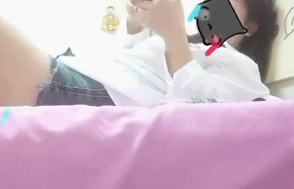 老妈跟隔壁老王打电话聊骚我他妈看不下去就把她<span style="color: #ff5b82">强</span><span style="color: #ff5b82">奸</span>了惊动隔壁的爸爸