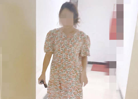 终于再一次操了邻居孩子睡了在楼道干最后<span style="color: #ff5b82">内</span><span style="color: #ff5b82">射</span>